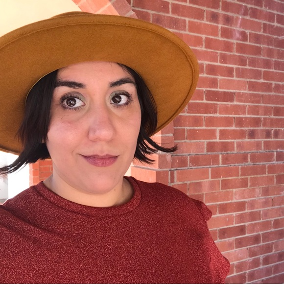 Meet your Posher, Just - Picture 4 of 5